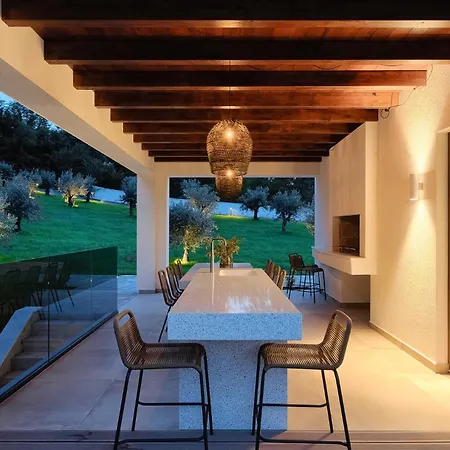 Nicol Tireli Villa Krsan