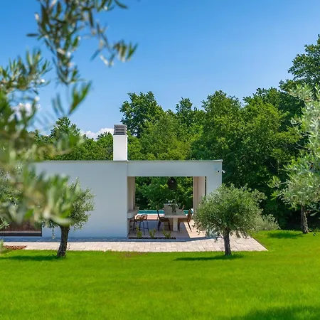 Nicol Tireli Vila Kršan